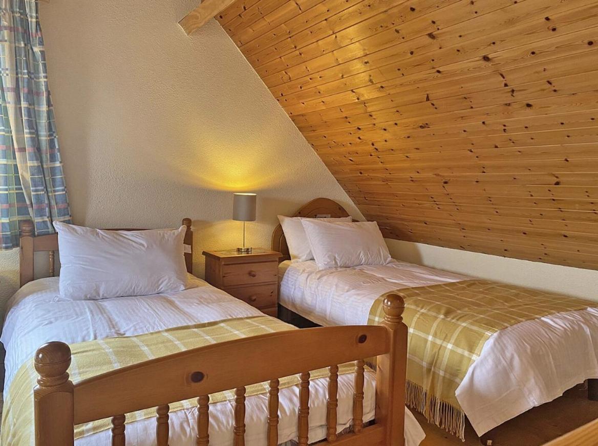 Lands End Cottage - Connemara Aughrus More 外观 照片